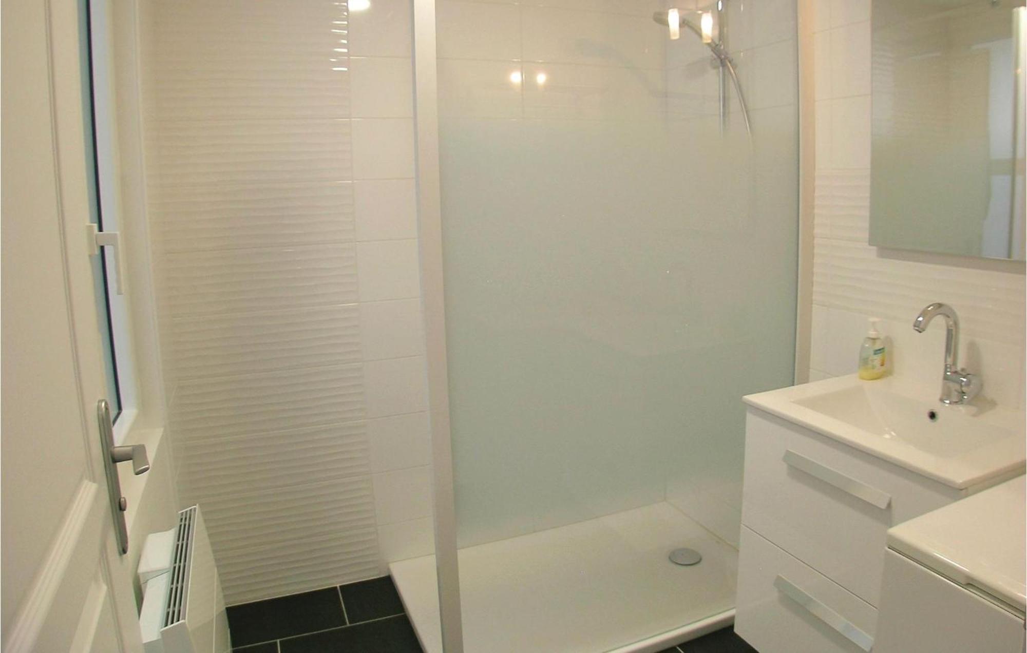 2 Bedroom Awesome Apartment In Mers-Les-Bains Exterior photo