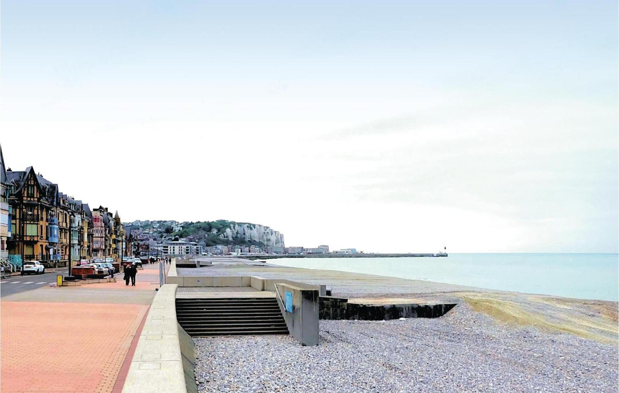 2 Bedroom Awesome Apartment In Mers-Les-Bains Exterior photo