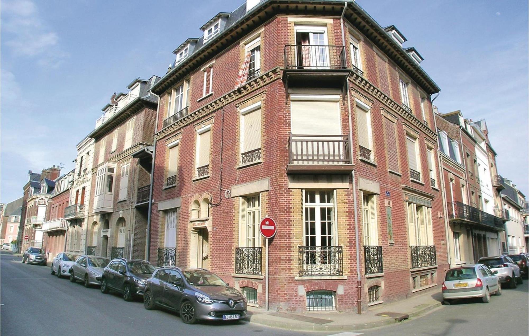 2 Bedroom Awesome Apartment In Mers-Les-Bains Exterior photo